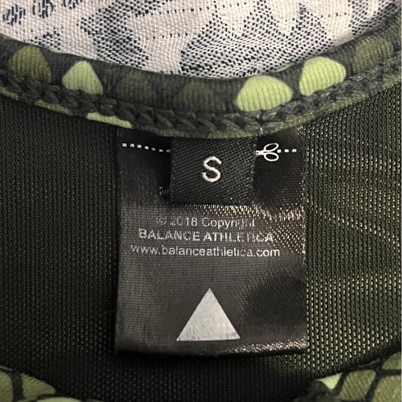Balance Athletica sports bra with padded inserts in “viper” green Small - Picture 6 of 7